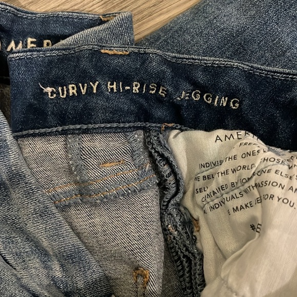 Curvy Hi-Rise American Eagle Jeggings - Picture 5 of 5